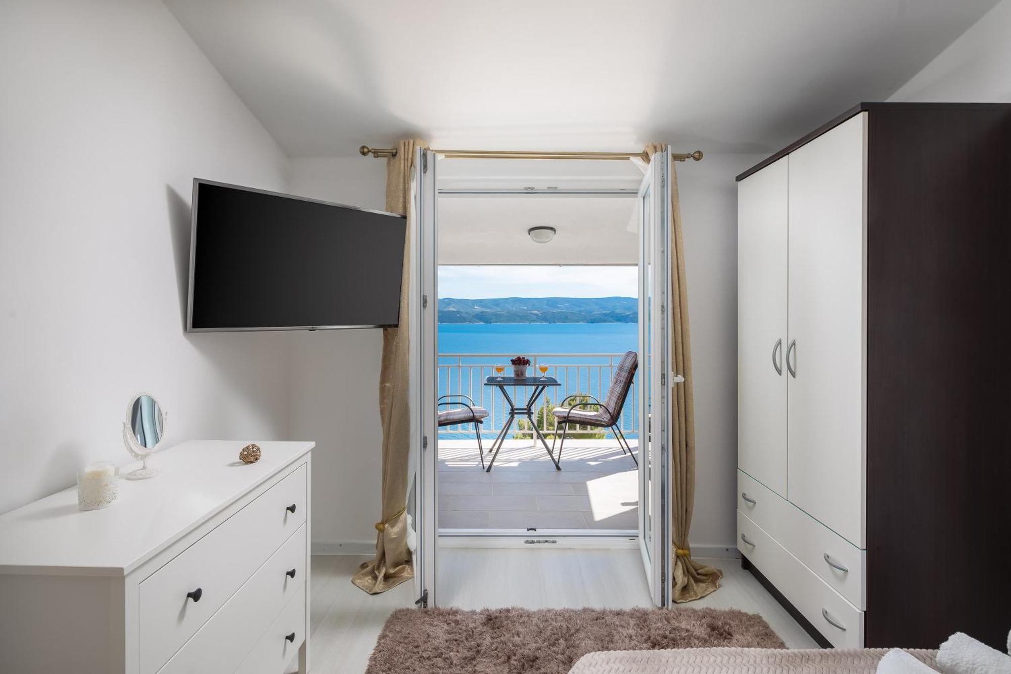 Luxury Seafront Villa With Heated Pool, Jacuzzi, Sea View, 150 M From Beach Stanici Esterno foto