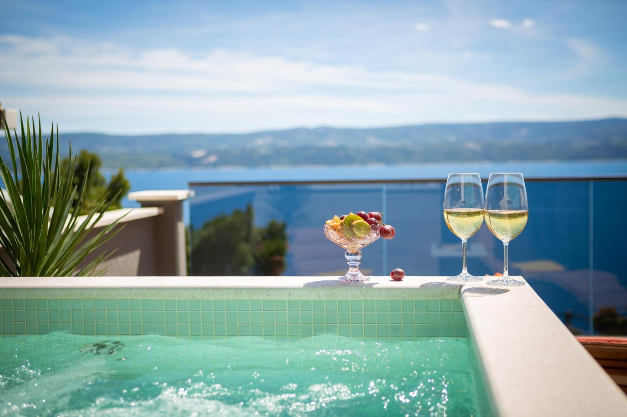 Luxury Seafront Villa With Heated Pool, Jacuzzi, Sea View, 150 M From Beach Stanici Esterno foto