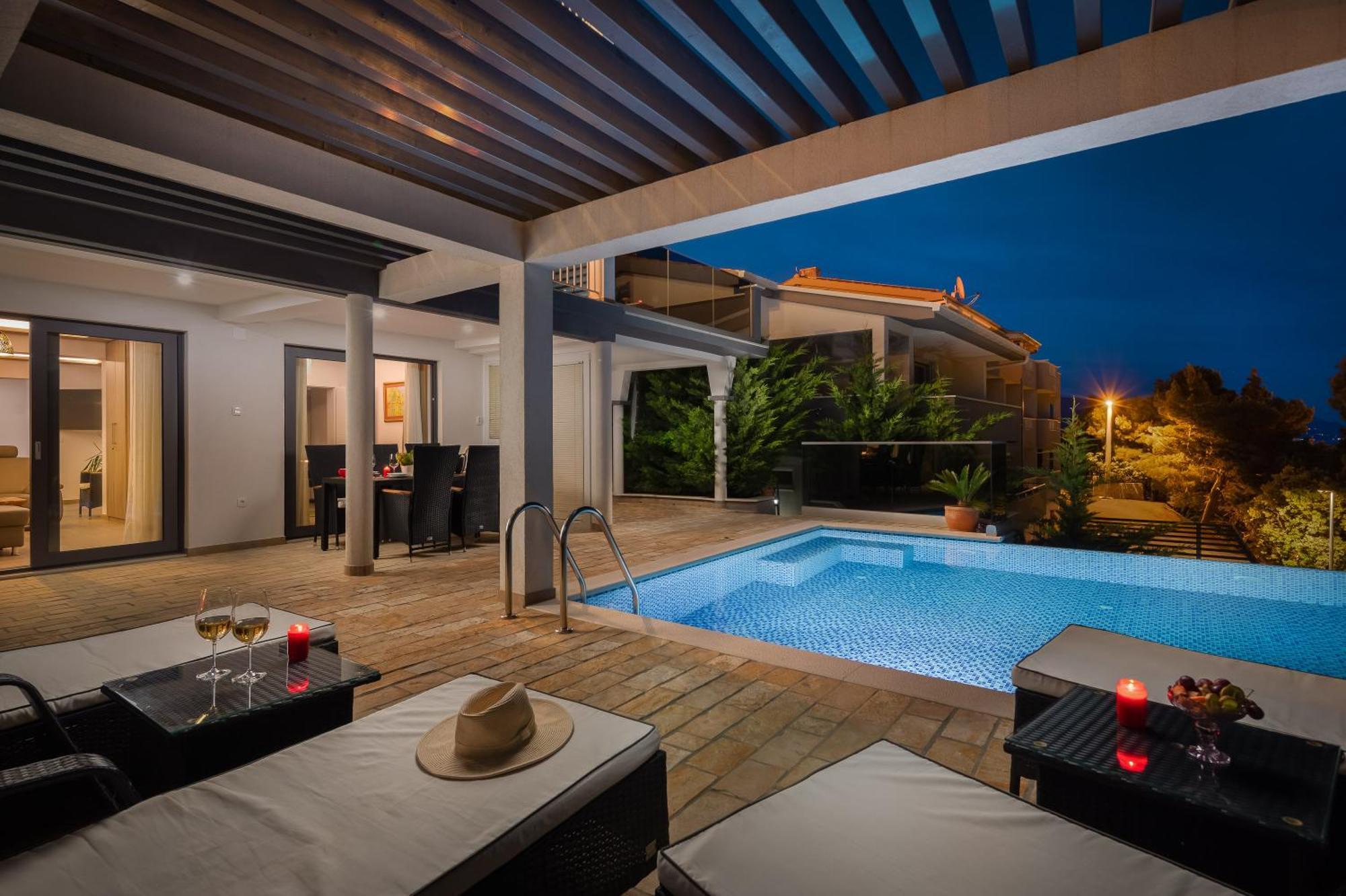Luxury Seafront Villa With Heated Pool, Jacuzzi, Sea View, 150 M From Beach Stanici Esterno foto